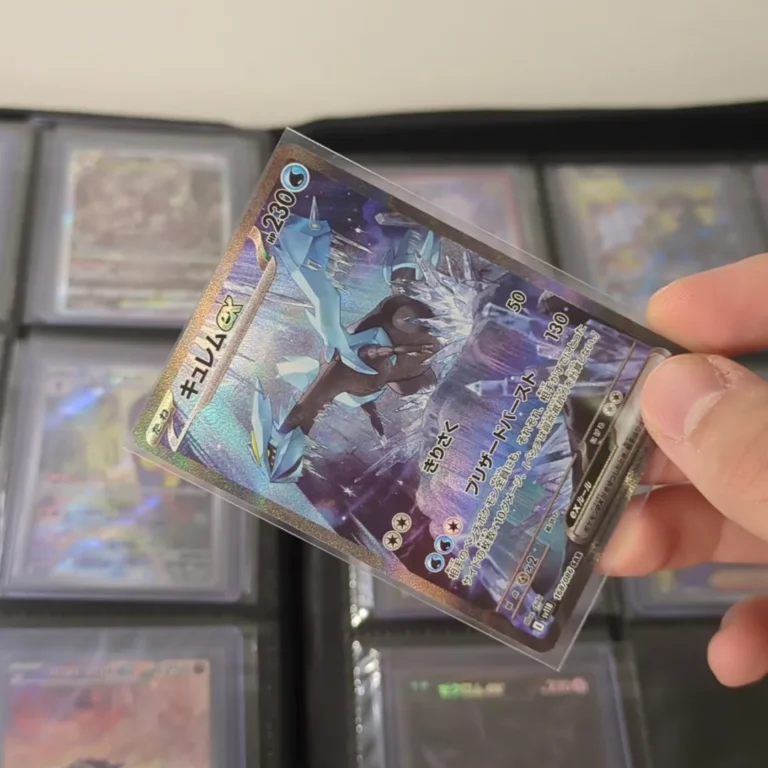 Cómo proteger tus cartas Pokémon (y el plástico que las está destrozando)